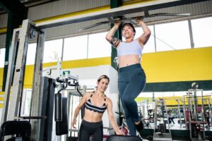 women leg workout gym